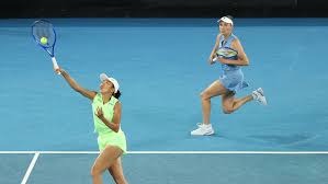 国米赛中年轻球员崛起，老将挣扎，球队面临转型与平衡挑战。